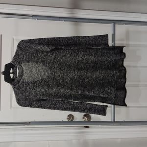 Long sleeve thin sweater with a keyhole back